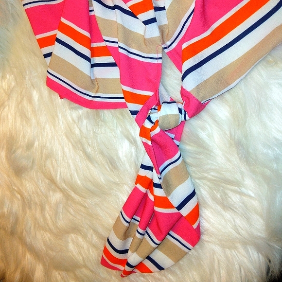 Like New MICHAEL KORS Women's Sporty Striped Side Tie top~Medium~ - Picture 14 of 16